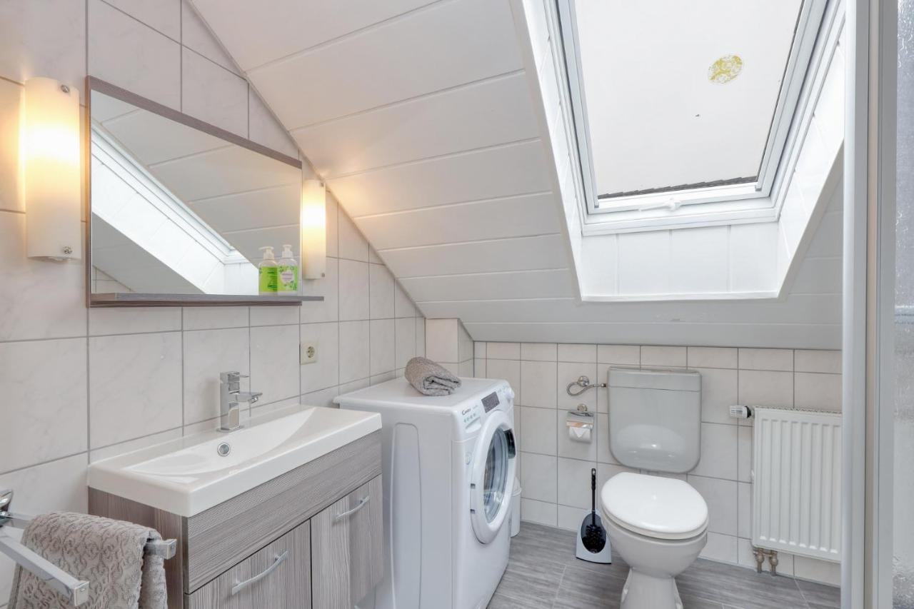 Seepark Kirchheim Ferienhaus Bei Vera Mit Sauna Екстериор снимка